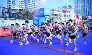 Sabeco tiếp sức đường đua Tienphong Marathon 2026, với hơn 12.000 vận động viên 