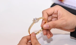 Bí quyết giữ trang sức và đồng hồ luôn sáng bóng như mới, không còn nỗi lo 'spa tại tiệm'