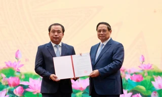 Thủ tướng trao quyết định giao quyền Bộ trưởng Bộ Nông nghiệp và Môi trường