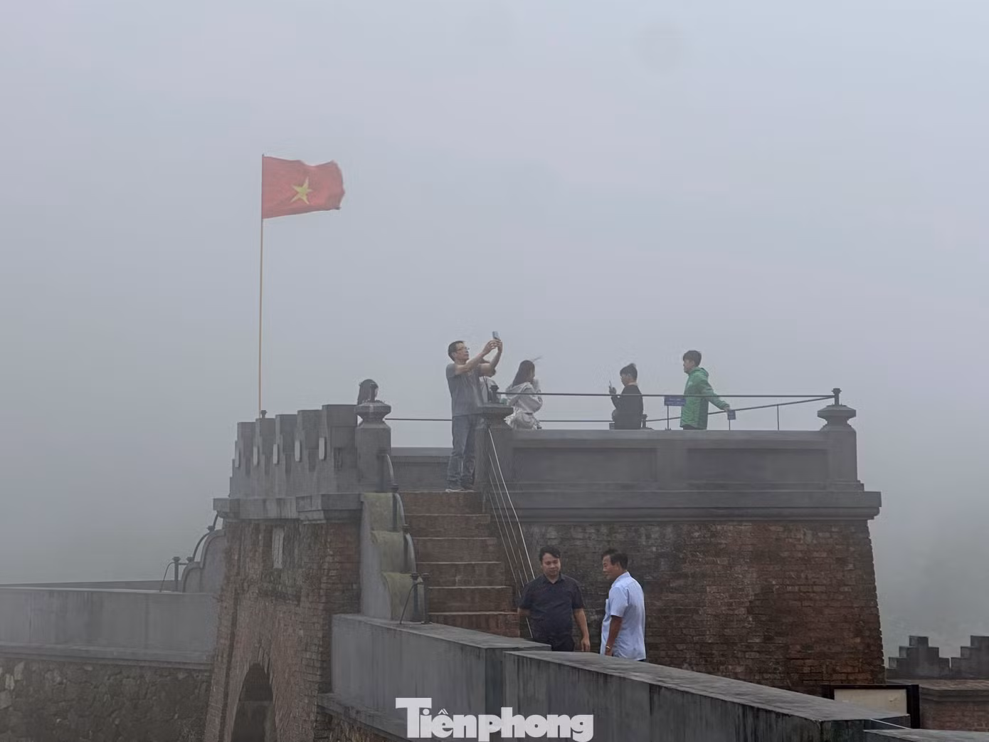 tp-suongmuhaivanquan-15.jpg