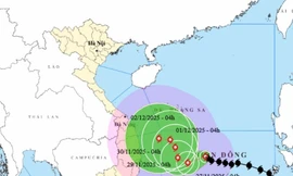 Bão số 15 diễn biến bất ngờ, mạnh lên 4 cấp