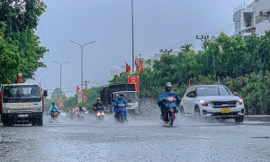 Vùng tâm mưa dịch chuyển ra Huế - Đà Nẵng