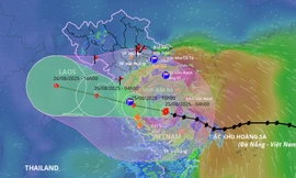 Bão áp sát đất liền, mạnh nhất hàng chục năm ở Bắc Trung Bộ