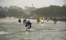 Hà Nội mưa rất lớn đến bao giờ?