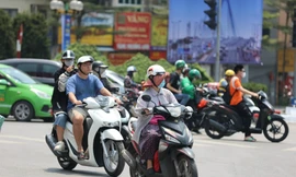 Miền Bắc bước vào chuỗi ngày nắng nóng, Nam Bộ mưa dông
