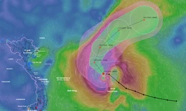 Cơn bão khổng lồ Fung-Wong vào Biển Đông