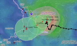 Sóng lớn từ bão số 15 khiến 4 người chết, mất tích