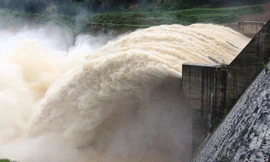 Mở gấp cửa xả đáy thuỷ điện Sơn La