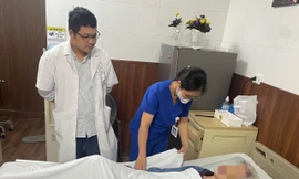 Suýt mất bàn chân vì một vết xước nhỏ