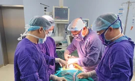 Nam thanh niên bị cắt bỏ tinh hoàn vì chấn thương do đá bóng