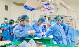 Ghép gan không cùng nhóm máu thành công cho bệnh nhân 17 tuổi