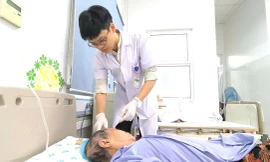 Tụ cầu vàng ăn mòn da đầu sau mắc zona: Bác sĩ cảnh báo biến chứng chết người