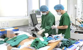 Nguy kịch sau khi tiêm thuốc giảm đau vùng cổ