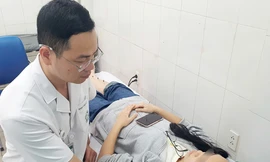 Ù tai ở người trẻ gia tăng: Triệu chứng âm thầm nhưng bào mòn chất lượng sống