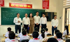 Bài học sau lễ khai giảng đặc biệt ở xã đảo duy nhất của Thủ đô