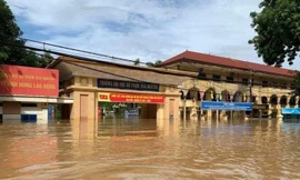 Sinh viên 'tố' nhân viên căng tin cấm cản đoàn từ thiện giữa mưa lũ: Nhà trường nói sẽ đối thoại