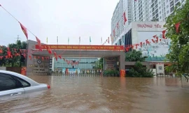 Giám đốc Sở GD&ĐT Hà Nội chỉ đạo trường học linh hoạt ứng phó với bão số 11