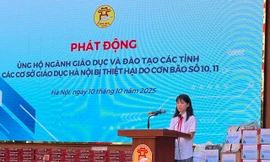 Cay sè khóe mắt với lá thư của học sinh Hà Nội gửi bạn ở vùng lũ