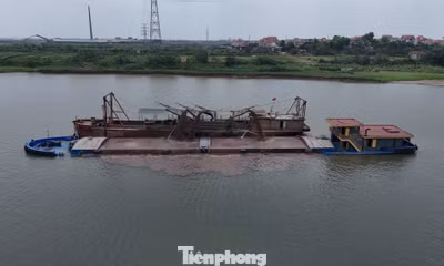 Hưng Yên: Người dân bất lực nhìn đất hoa màu bị cuốn trôi do hút cát trên sông Hồng