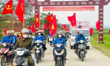 Thanh niên Hà Tĩnh đi từng ngõ, đến từng làng tuyên truyền bầu cử