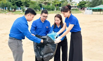 Ngày thứ Bảy ‘rực lửa’ tình nguyện của tuổi trẻ Hà Tĩnh 