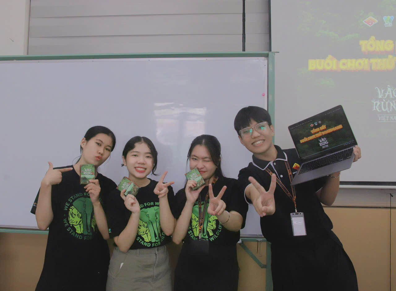 Thành viên nhóm thực hiện (từ trái sang phải): Huỳnh Ngọc Kim Lý, Nguyễn Thị Kim Khánh, Bùi Thị Nam Giang và Kịt Vỉnh Dỳ. (Ảnh NVCC) z6874779884786-feb207eac70ee3173536eeda493e43c3.jpg