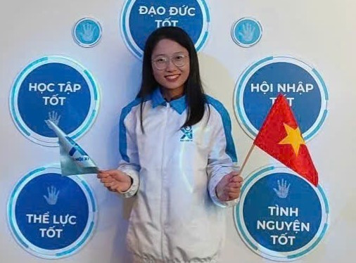 Thanh Nga tích cực tham gia các hoạt động. z6791491900521-cb15b4f553d33a2bc394a4108844a7fe.jpg