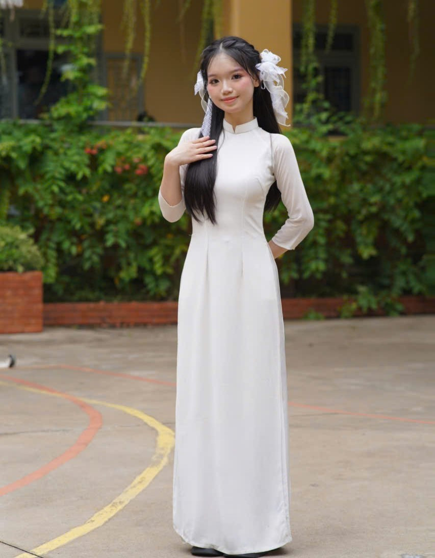 Tường Vi luôn lạc quan về chặng đường phía trước của mình. z6815242741908-a363fb1c85bd23c88c7db6de52d93cb5.jpg