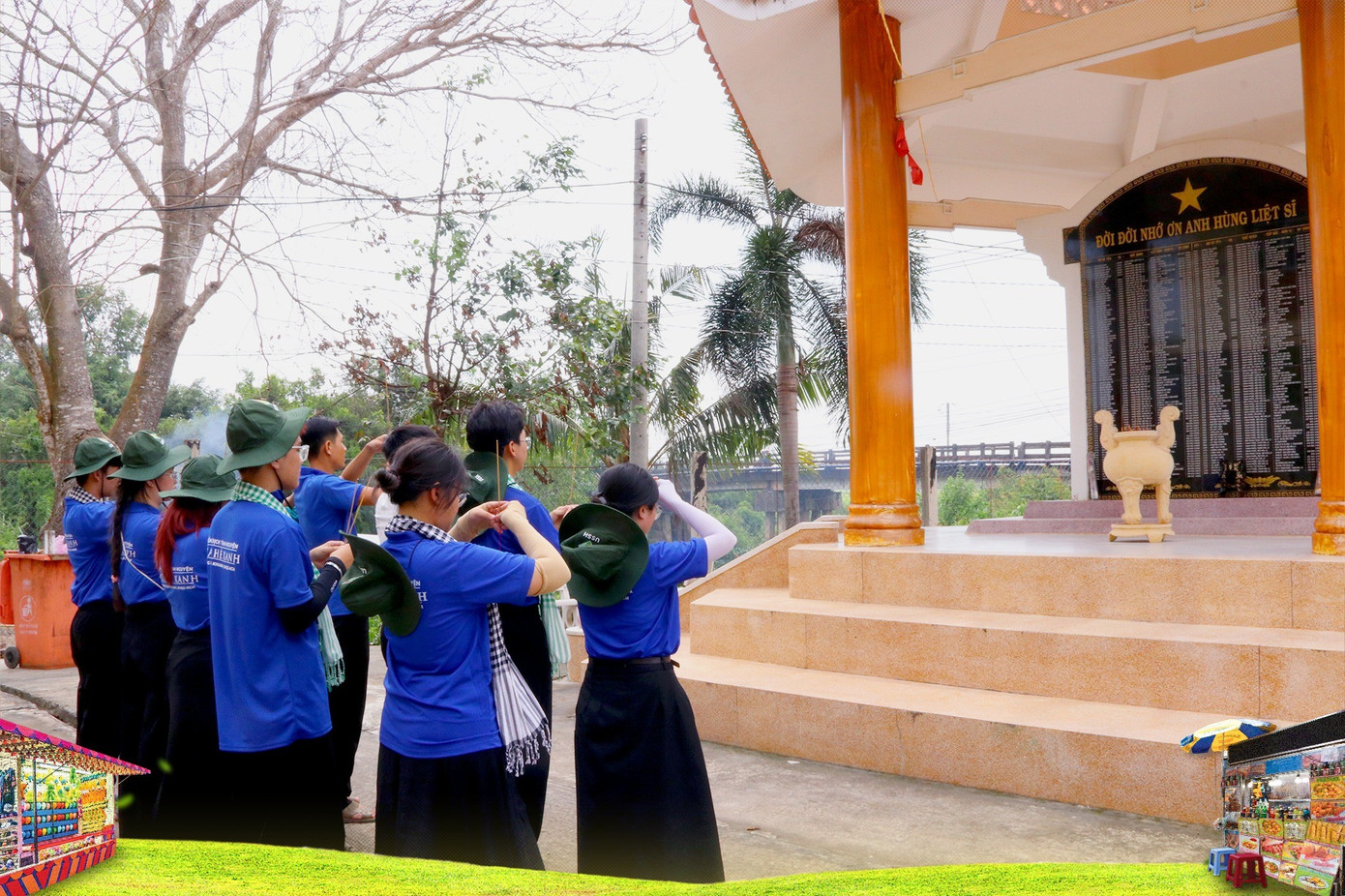 Đội hình chuyên Xung kích Tuyên truyền thắp hương tại bia tưởng niệm liệt sĩ tại Trung tâm Cung ứng dịch vụ công xã Thạnh Phước, tỉnh Tây Ninh. anh-3-3.jpg