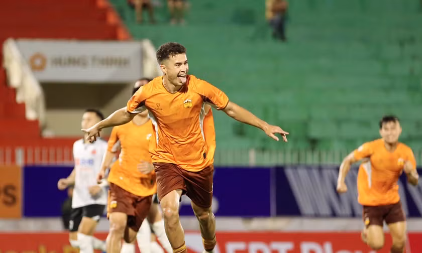 HAGL thắng đậm Đà Nẵng, có 3 điểm đầu tiên tại V.League