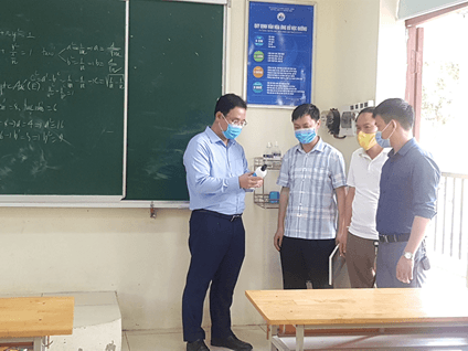 Lãnh đạo Sở GD&ĐT Bắc Ninh kiểm tra công tác phòng dịch ở trường học.