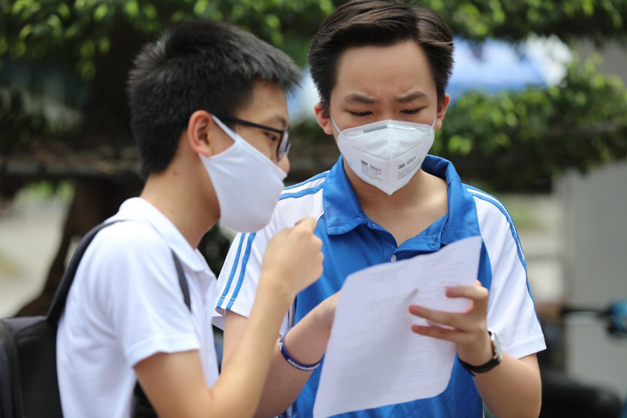 Thí sinh dự kỳ thi tuyển sinh lớp 10 Hà Nội. (ảnh: Như Ý)