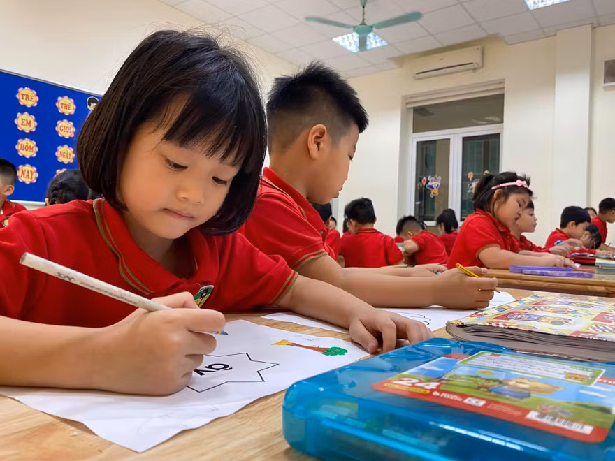 Bất khả kháng, học sinh lớp 1, 2 kiểm tra cuối kỳ bằng hình thức trực tuyến. (Ảnh mang tính minh hoạ)