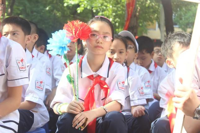 Bộ GD&ĐT và nhiều địa phương đề xuất tiêm vắc xin cho học sinh.