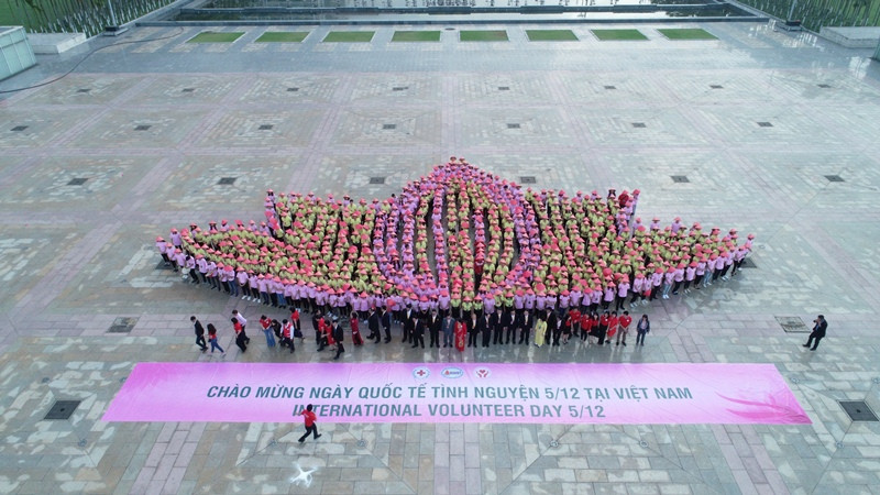 Hơn 1.000 tình nguyện viên tham gia ngày hội “Sắc hồng nhân ái”