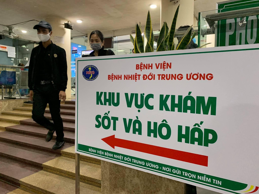 Cô gái mắc COVID-19 ở Hà Nội đi nhiều nơi, tiếp xúc nhiều người