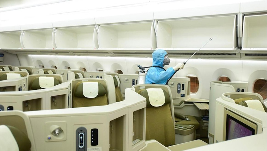 Khẩn cấp tìm người đi chuyến bay và đến quán bar có bệnh nhân COVID-19