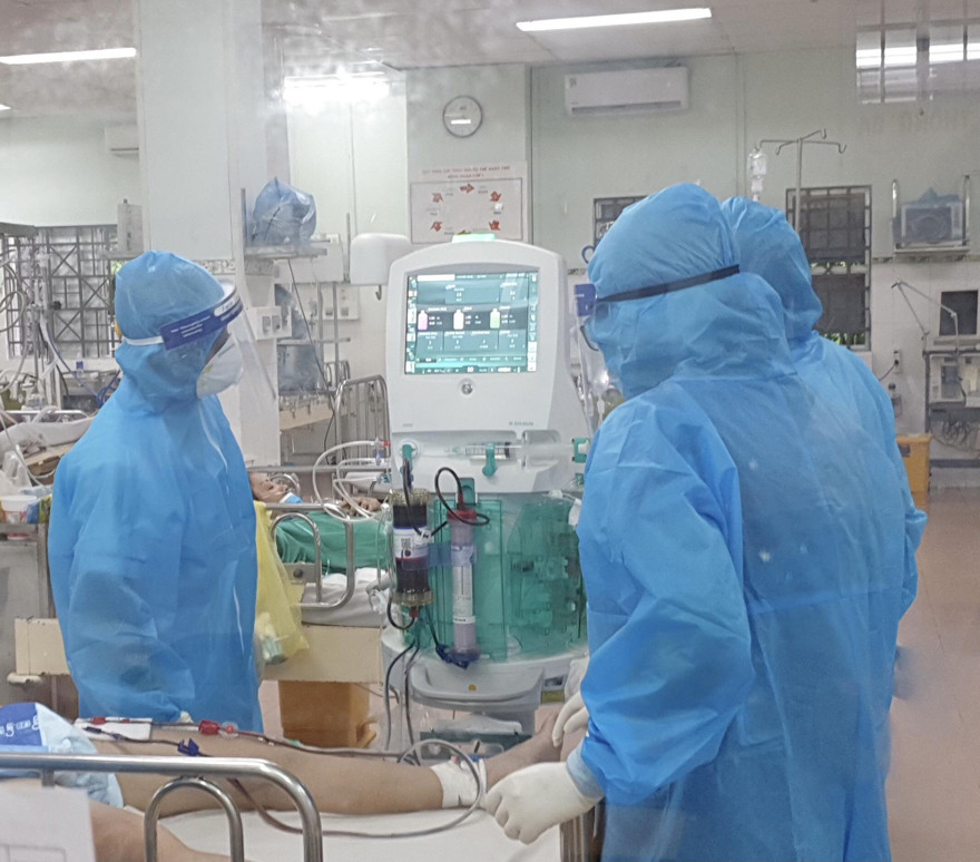 Ngày 3/10, thêm 5.376 ca mắc COVID-19 và 28.859 bệnh nhân khỏi bệnh