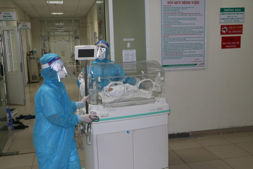 Sản phụ mắc COVID-19 suy hô hấp sinh con thành công