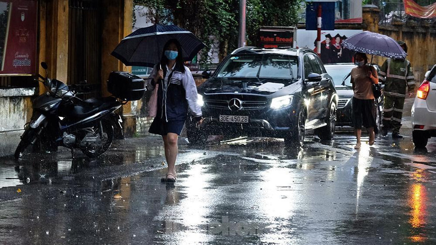 Dự báo hầu hết các khu vực trên cả nước đón mưa dông trong tuần tới, thời tiết mát mẻ. 