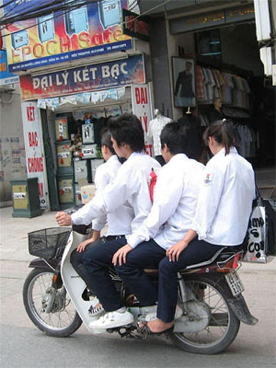 Học sinh là đối tượng vi phạm luật an toàn giao thông khá nhiều.