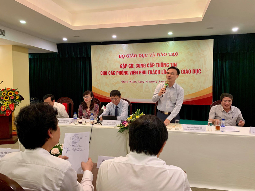 Lãnh đạo Bộ GD&ĐT cung cấp thông tin về kỳ thi THPT quốc gia cho báo chí