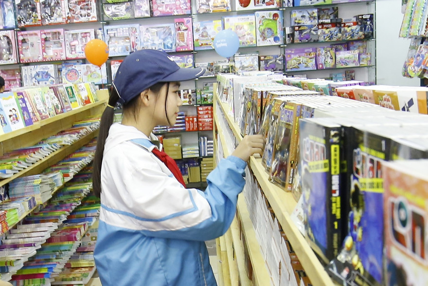 Ngày mai Bộ GD&ĐT sẽ công bố các bộ SGK cho chương trình GDPT mới. Lần đầu tiên Việt Nam có cùng lúc nhiều bộ sách để lựa chọn.