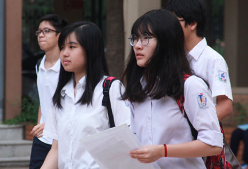 Năm nay, thí sinh phải cạnh tranh khốc liệt hơn để được suất học trường THPT chuyên vì tỉ lệ chọi khá cao.