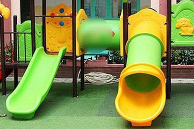 Nhà leo kết hợp cầu trượt