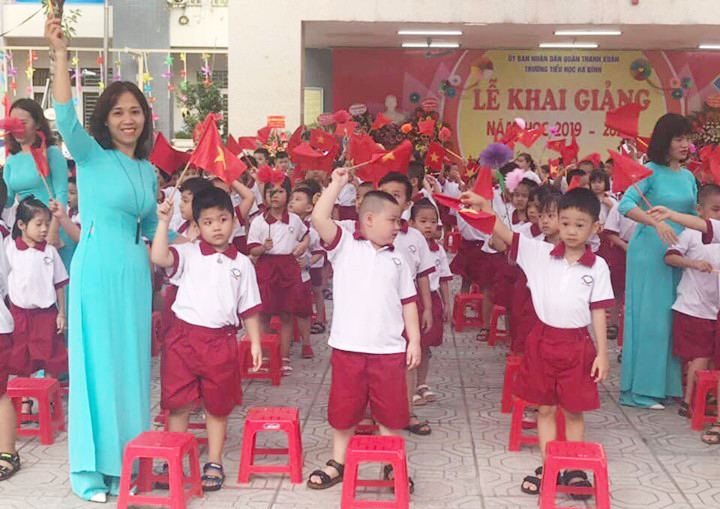 Cô trò ngôi trường cách khu vực cháy 300m trong ngày khai giảng vừa qua