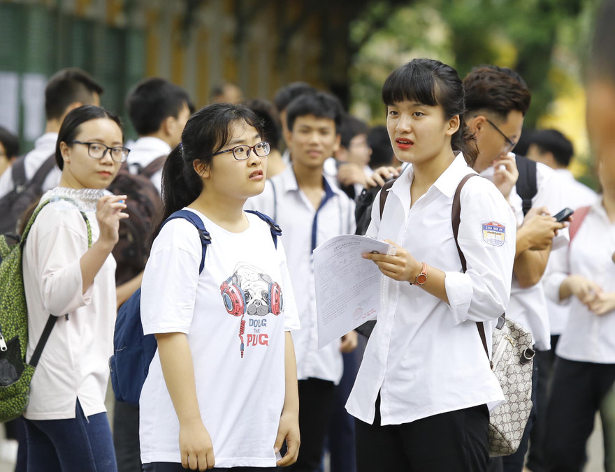 Một số địa phương cho học sinh THPT nghỉ học.