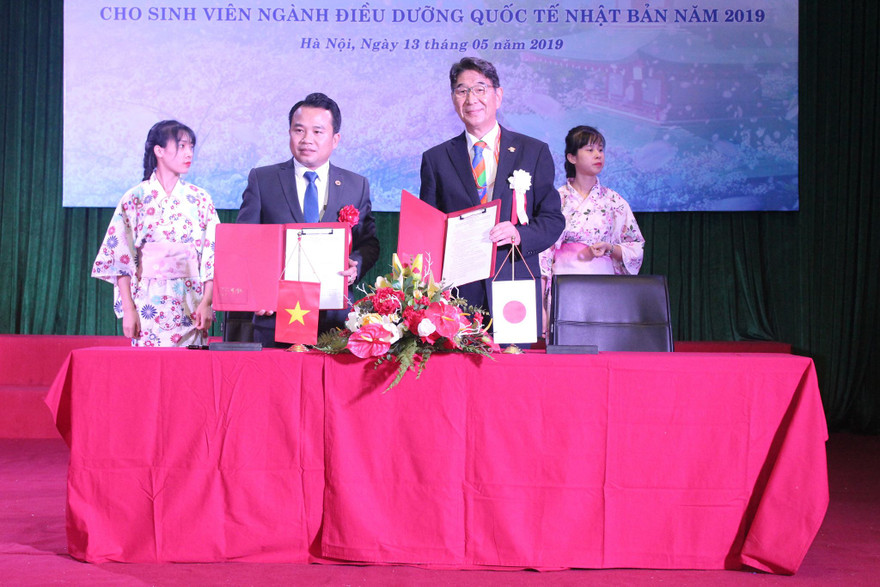 Đại diện hai bên đã ký kết hợp tác ngày 13/5