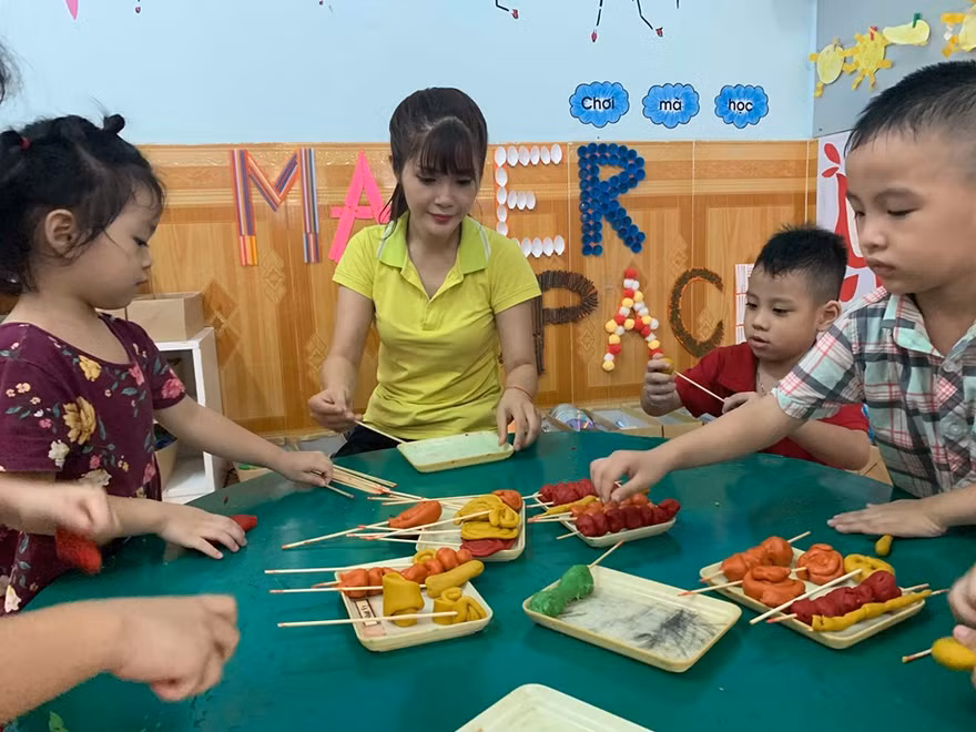 Nuôi dạy trẻ mầm non giáo viên cần có kiến thức, kỹ năng 