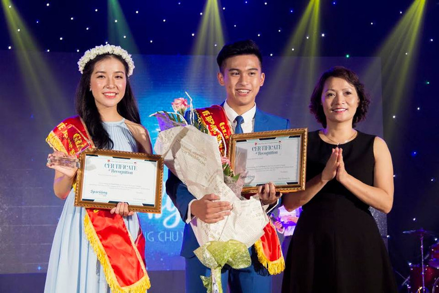 Cặp đôi chiến thắng tại đêm hội.